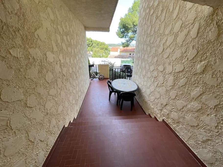 Studio Avec Piscine Parking A 250 M De La Plage La Seyne-sur-Mer 0*,  France