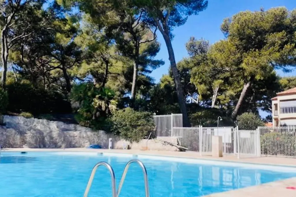 Studio Avec Piscine Parking A 250 M De La Plage La Seyne-sur-Mer Apartment