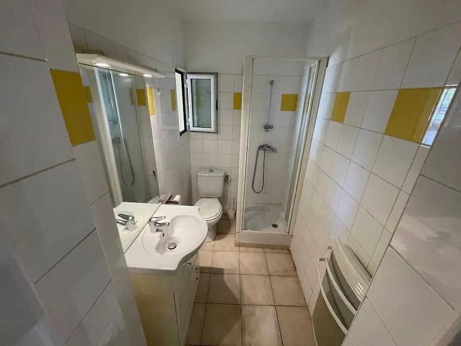 Studio Avec Piscine Parking A 250 M De La Plage La Seyne-sur-Mer 0*,  France